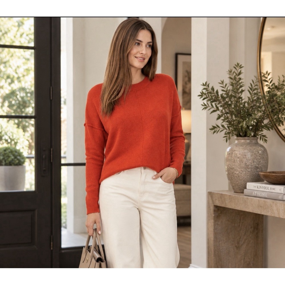 Vince Camuto Sweater Women Sz M Crew Neck Relaxed Exposed Seam Orangish Red SOFT